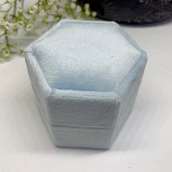 Light Blue Hexagon Velvet Ring Box Double Slots - Picture 3 of 3